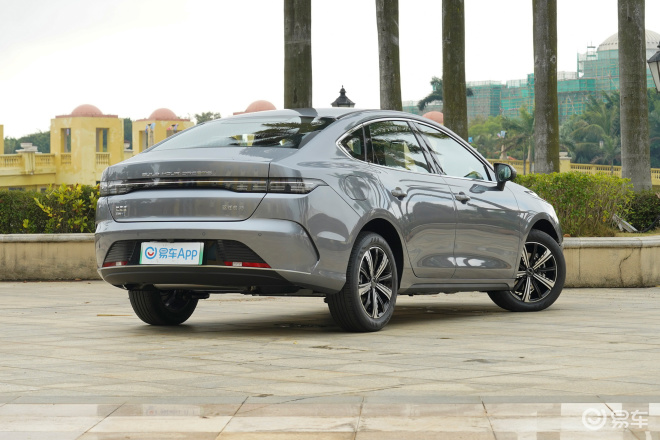 比亚迪护卫舰07和驱逐舰05哪个好,比亚迪驱逐舰05值得买吗