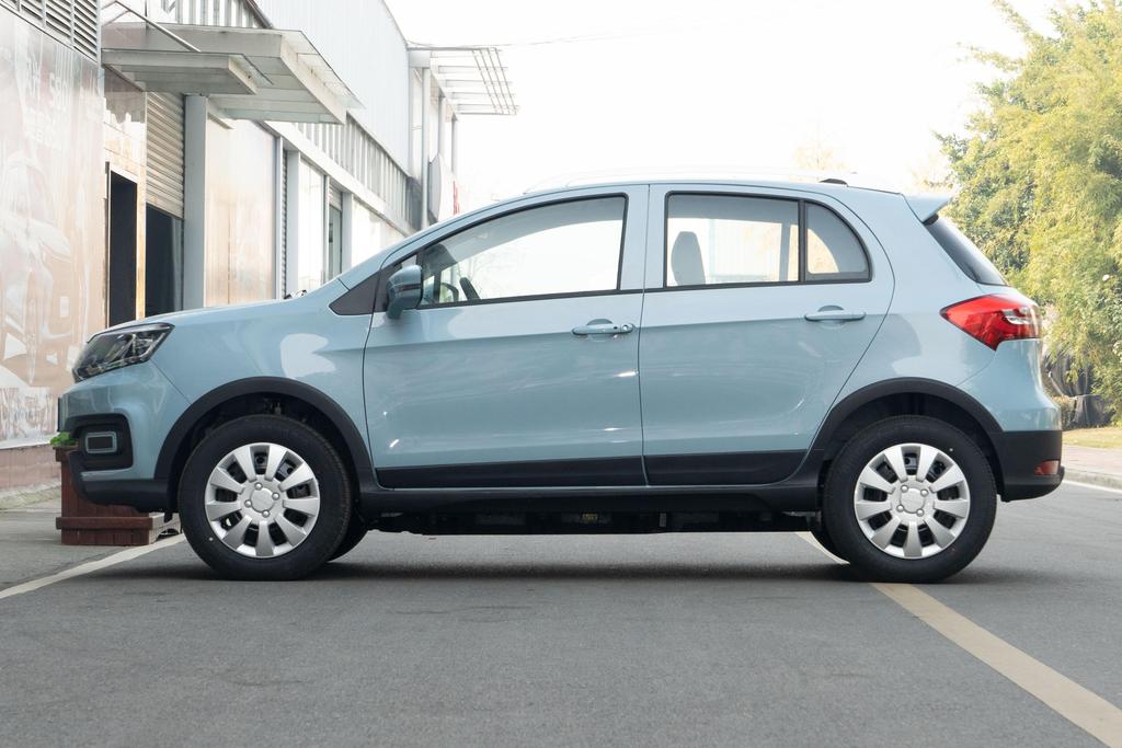 最便宜的云度π1来了，买谁最划算