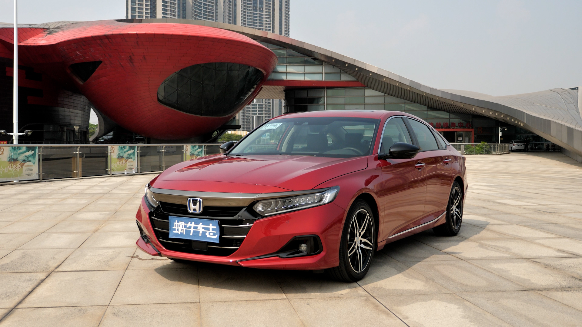 本田新款雅阁和新款凯美瑞怎么选,雅阁2022款幻夜尊贵和凯美瑞2.5g