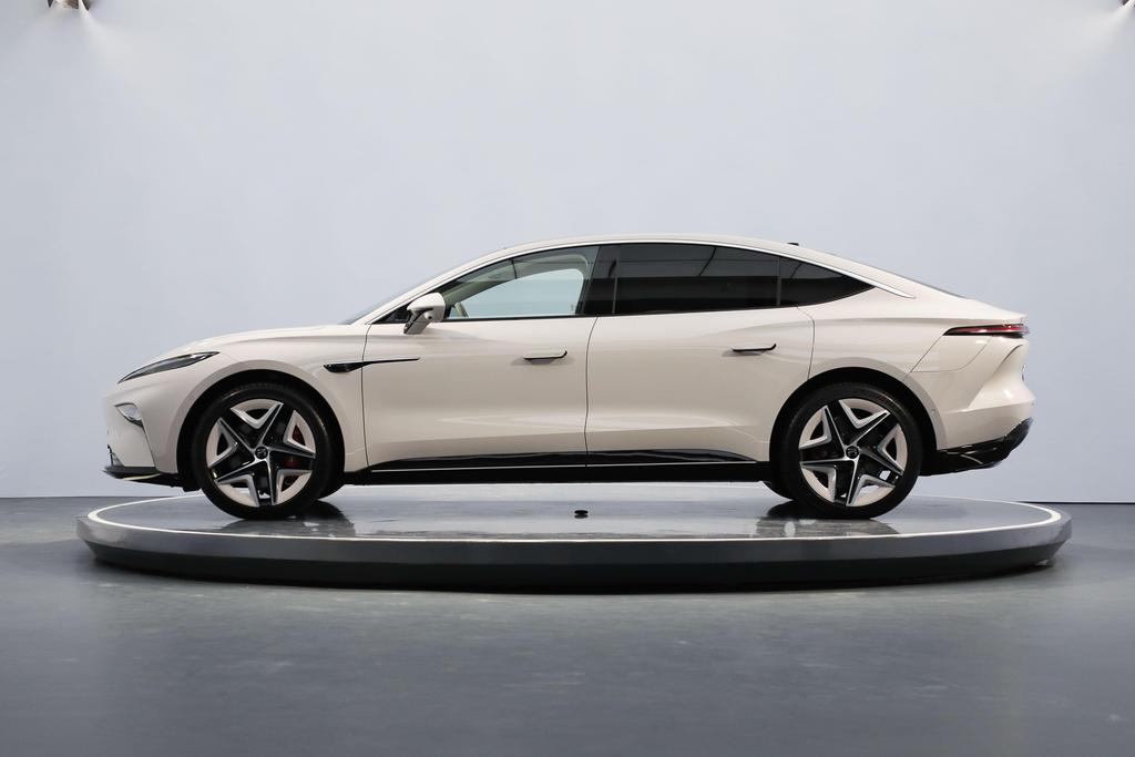 上汽飞凡f7新能源车的电机,飞凡f7电动轿车是什么品牌