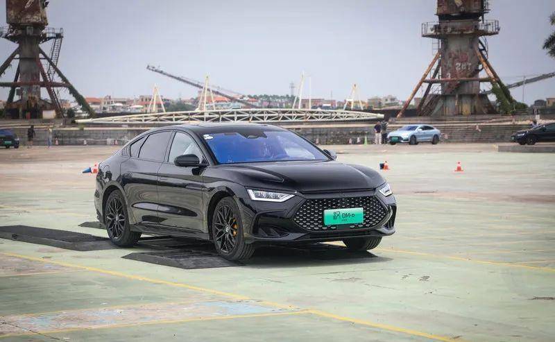 战神版和冠军版有啥区别,冠军版还是战神版