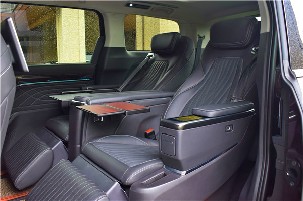 上汽大通g90体验试驾,上汽大通g90高顶七座视频