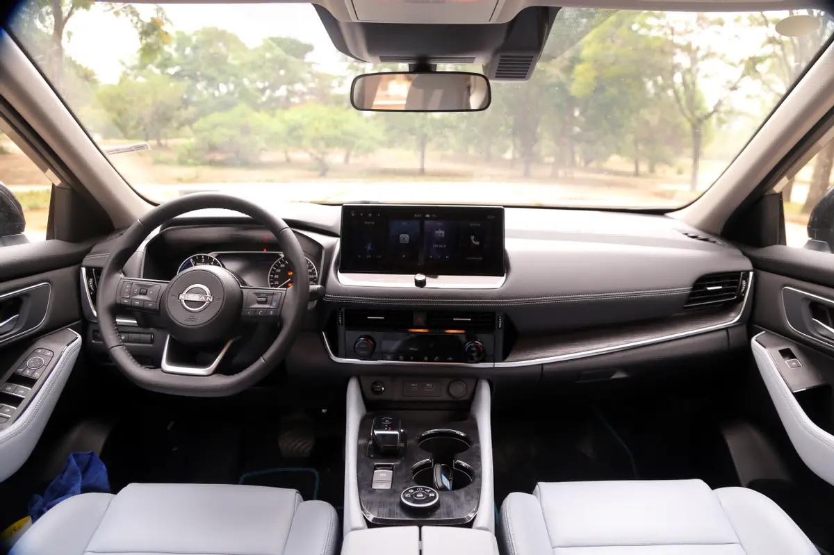 日产超混电驱奇骏到店实拍,日产奇骏e-power和魏派拿铁phev