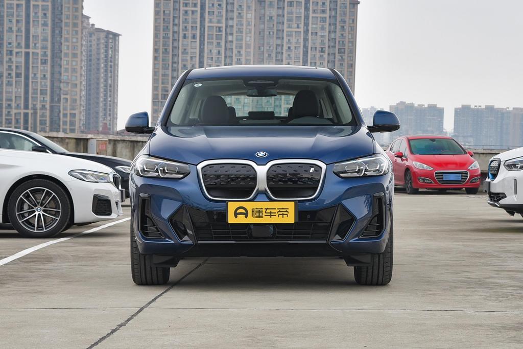 宝马ix3配置,宝马ix32022款和2021款区别