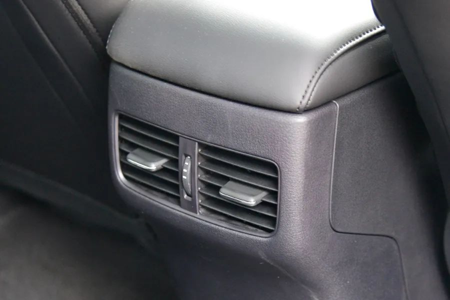 马自达3时尚版,马自达3昂克赛拉和宝马1系