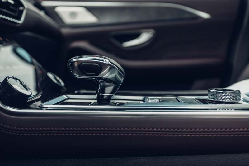 源头抑制“隐形杀手”，确保座舱环保