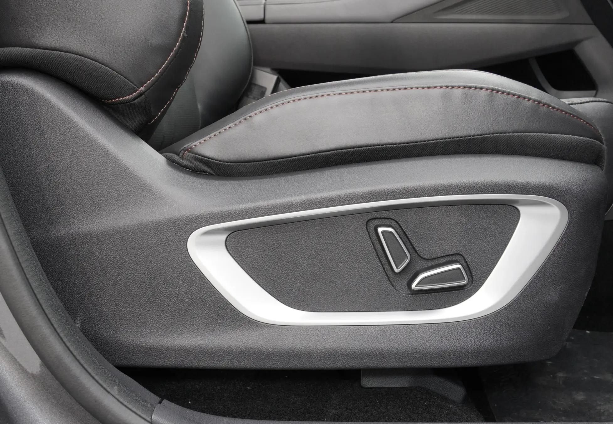 长安cs75plus第二代官方指导价,长安cs75plus第二代购车指南