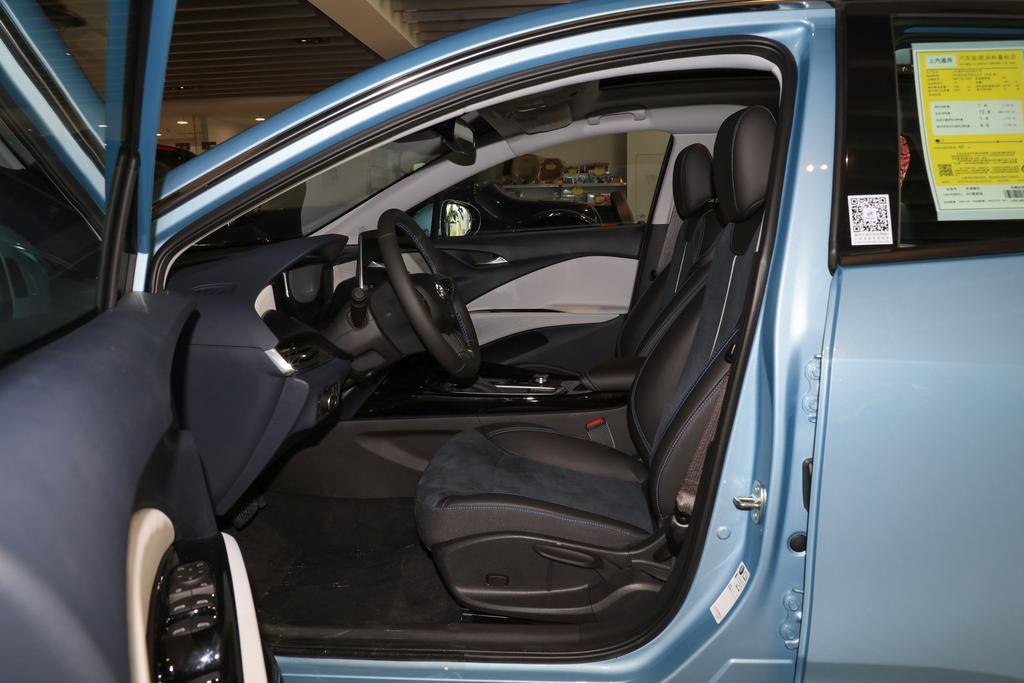 年终钜惠微蓝6PHEV限时优惠3.8万欢迎试乘试驾