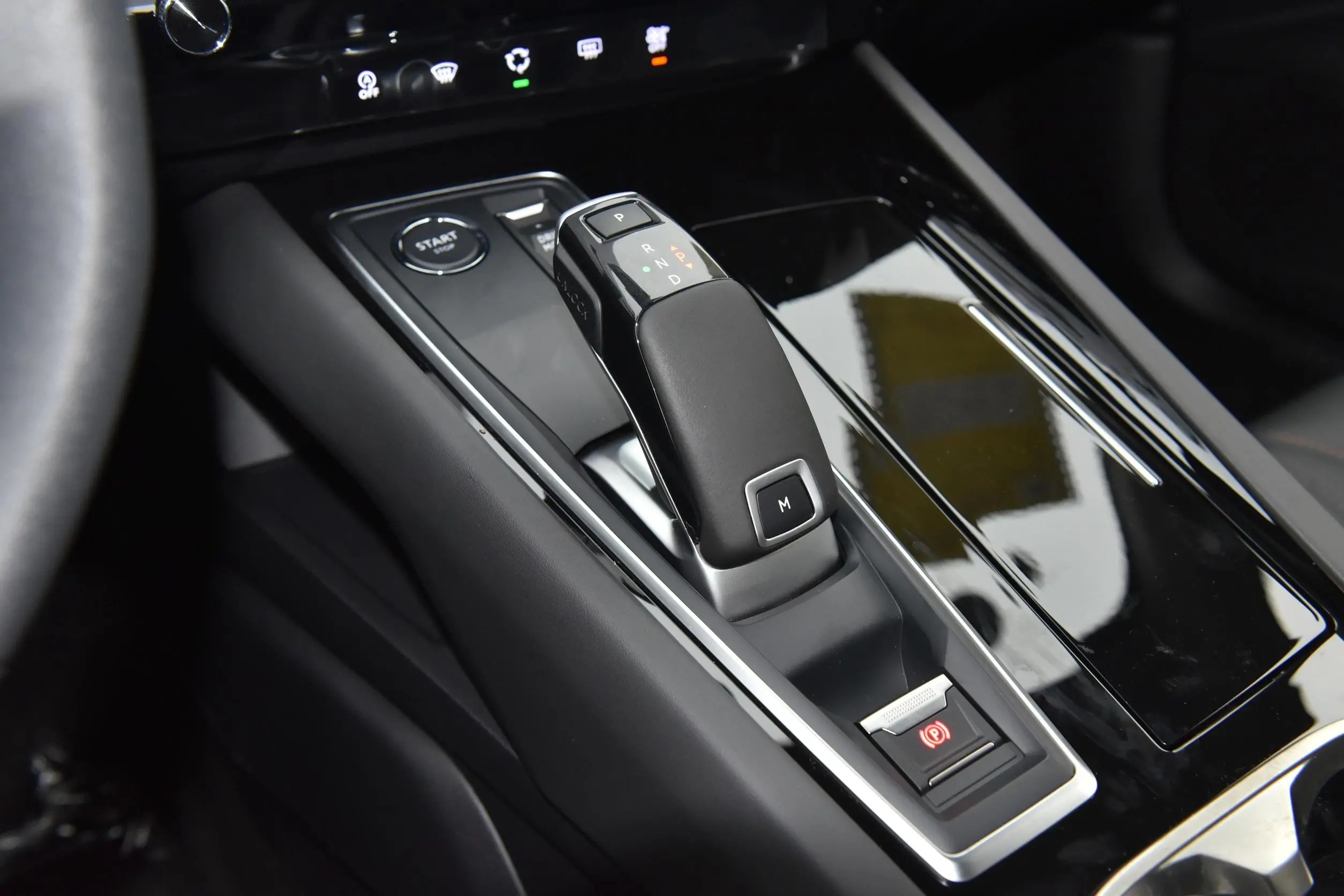 买辆标致508L怎么样？搭载1.6T和1.8T发动机