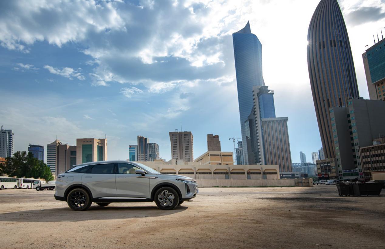 星途瑶光四驱优享版带全景天窗,预售价17万起星途瑶光首发亮相