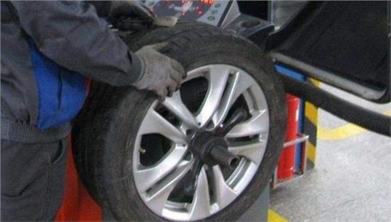 做四轮定位还有必要做动平衡吗,换轮胎要做四轮定位还是动平衡