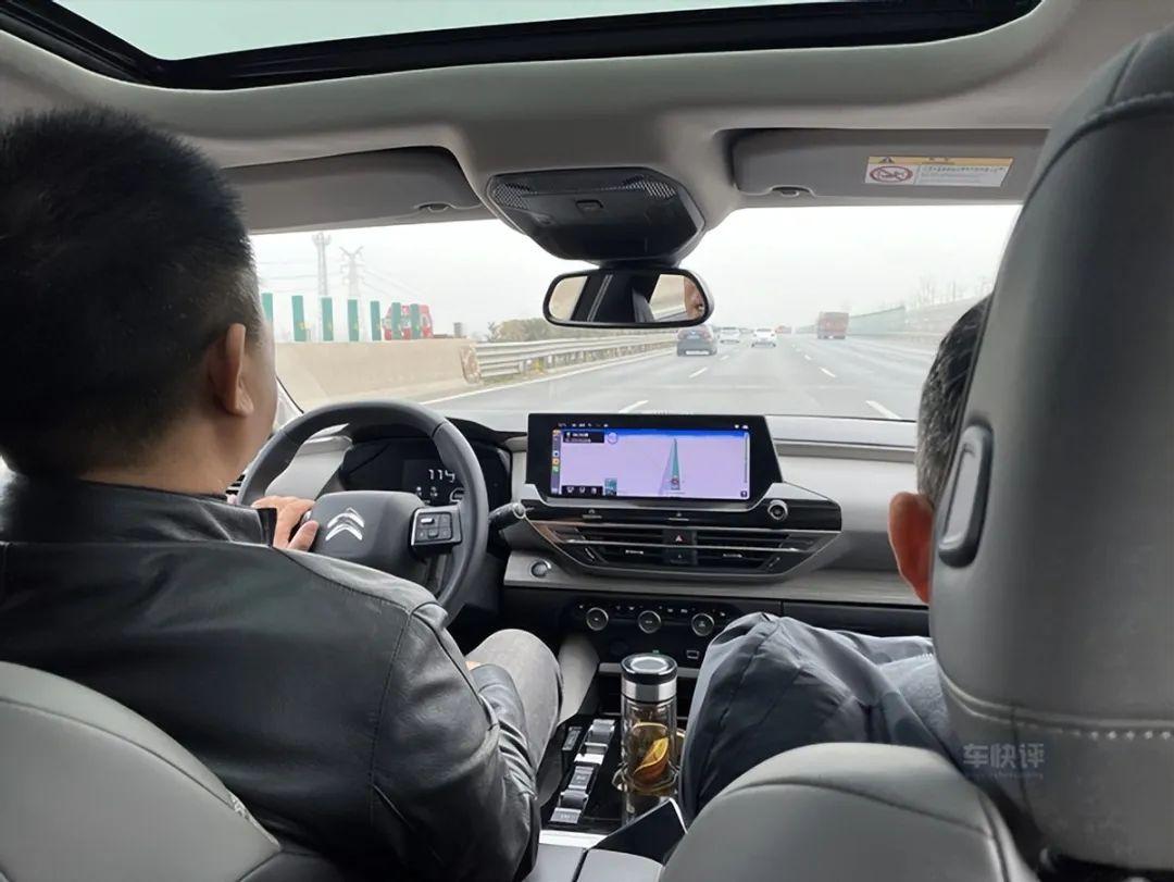 凡尔赛c5x2022款和2023款有什么区别,凡尔赛c5x哪款车值得买