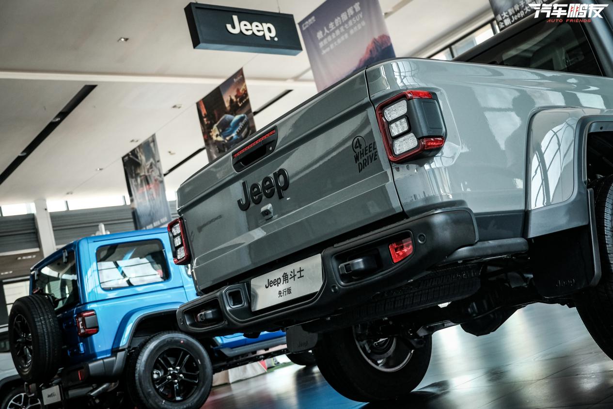 新款jeep角斗士,jeep角斗士适合跑长途吗