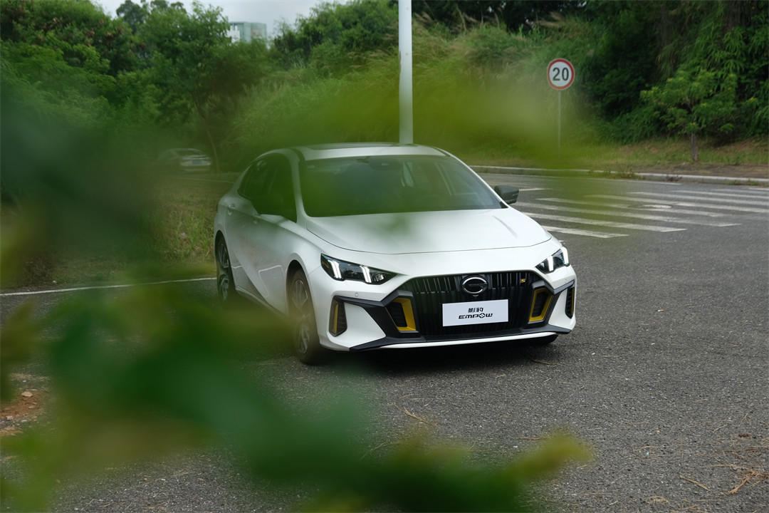 10万左右性价比高的车影豹,传祺影豹10万轿跑