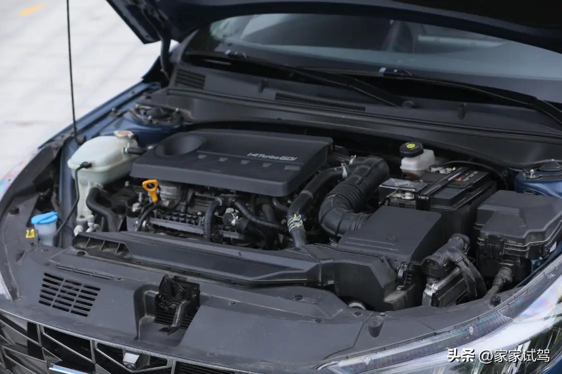 万元a级家轿试驾北京现代伊兰特,现代伊兰特1.5llux尊贵版最新落地