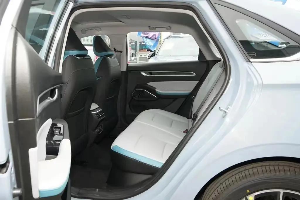 吉利帝豪第四代旗舰版中控,吉利帝豪第四代冠军版仪表