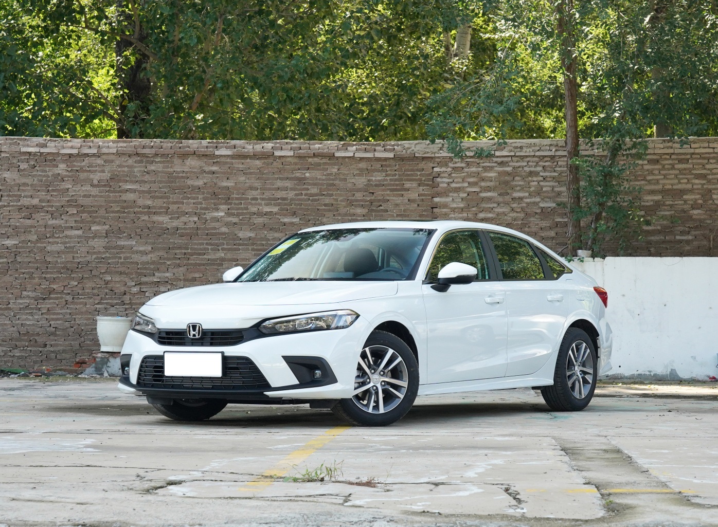 预算14万，提了台奔腾B702.0T版本，动力油耗满意，但缺点也明显