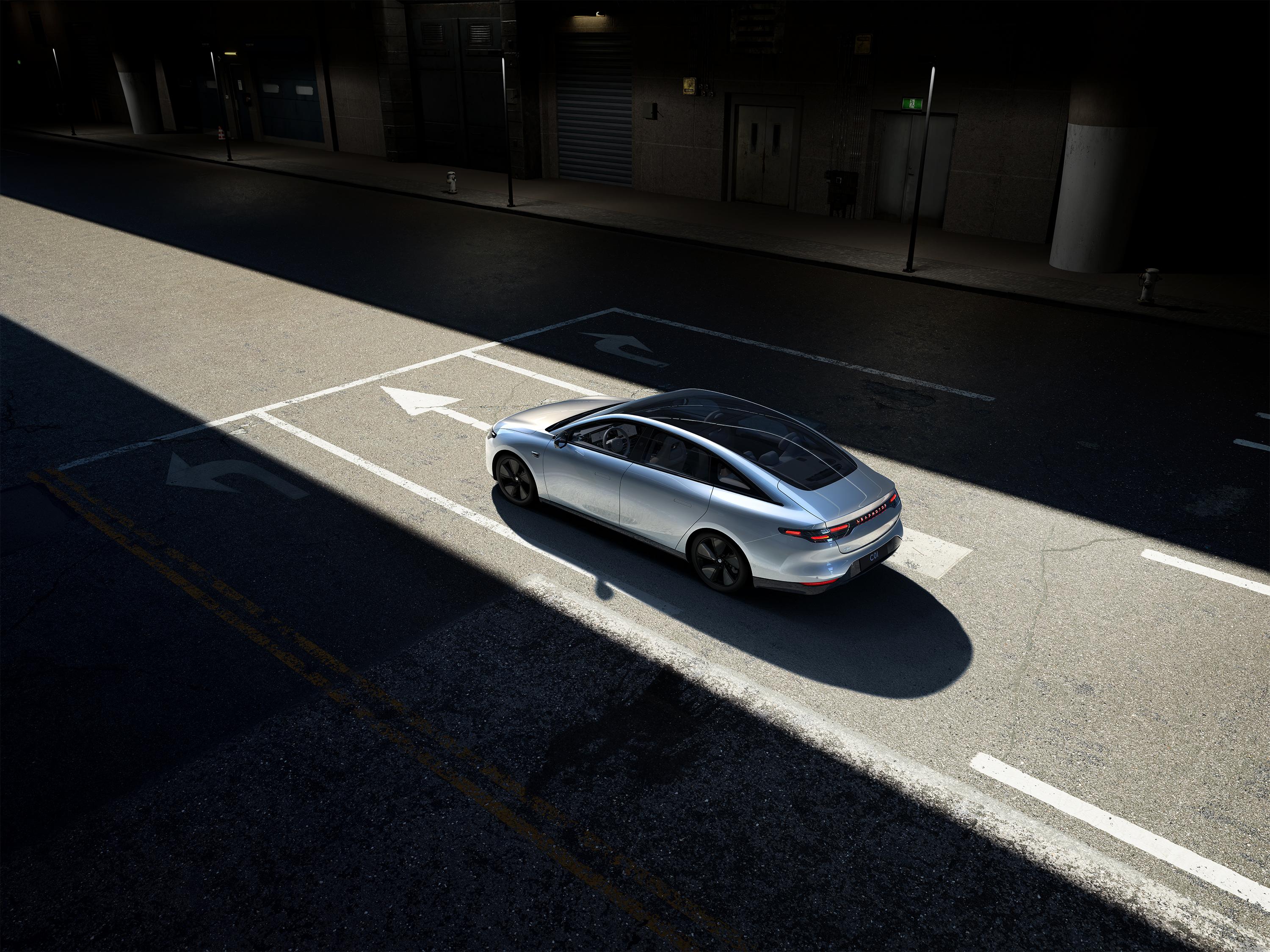 零跑c01和c11哪个性价比高,零跑c01性能四驱版的续航测试