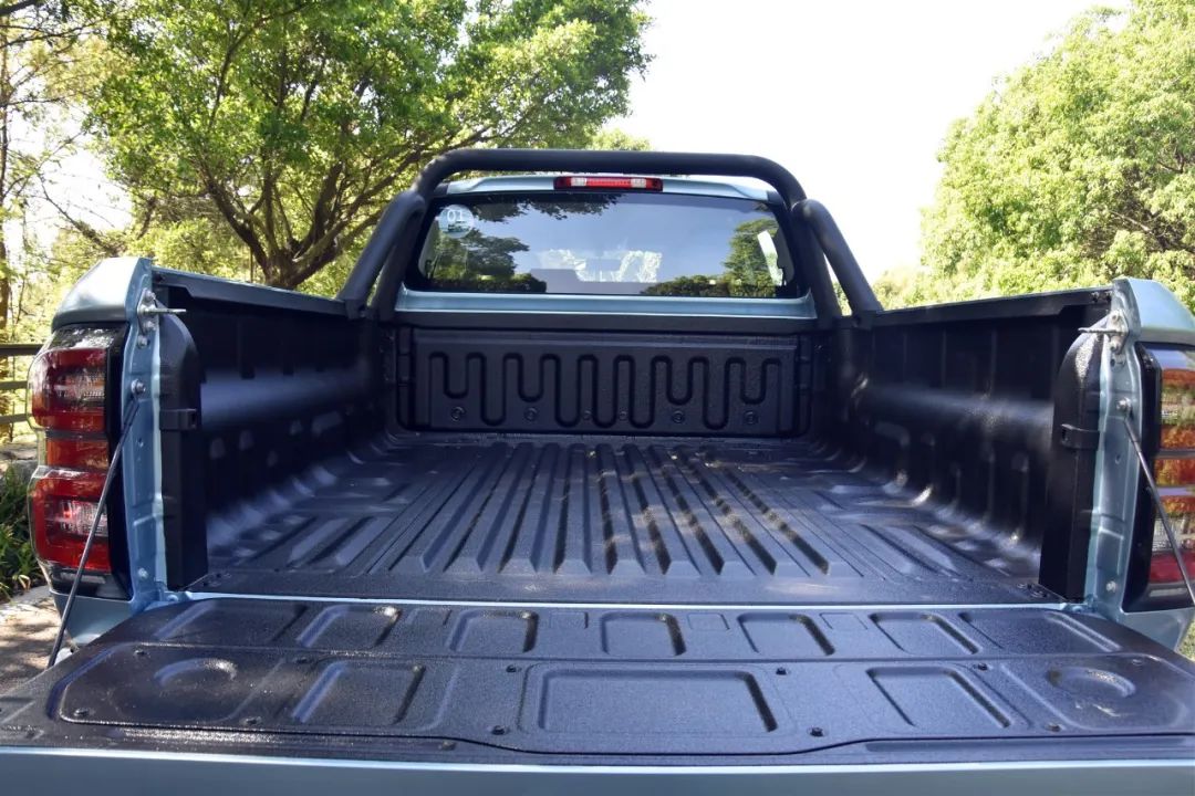 长城金刚炮手动挡四驱视频,长城金刚炮落地价自动挡试驾