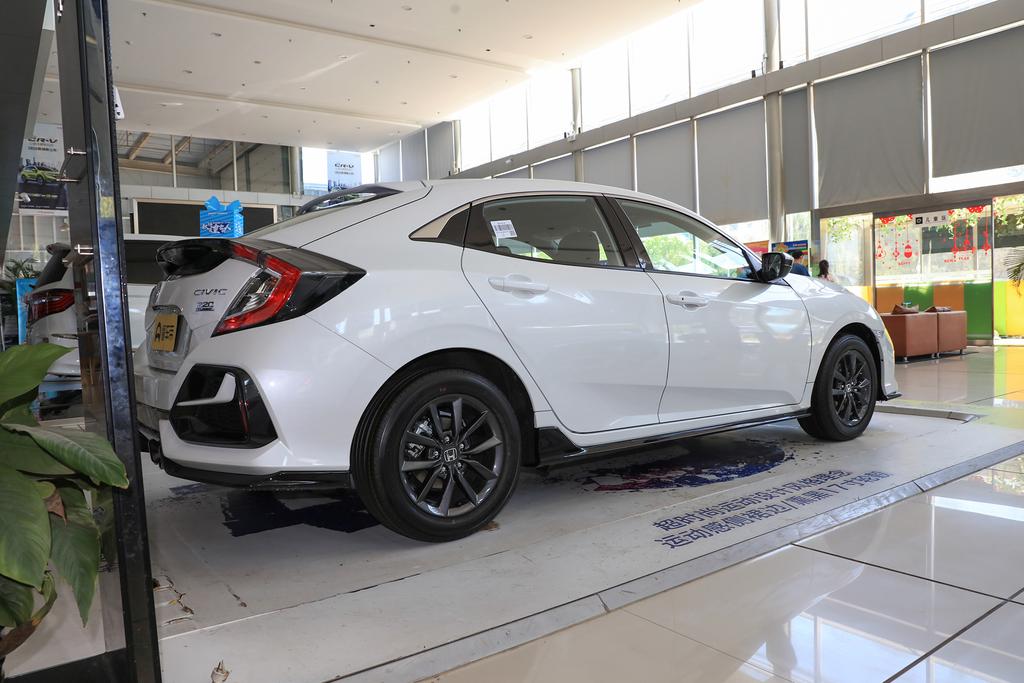 十代思域两厢版是掀背吗 (11代思域2021款掀背款)