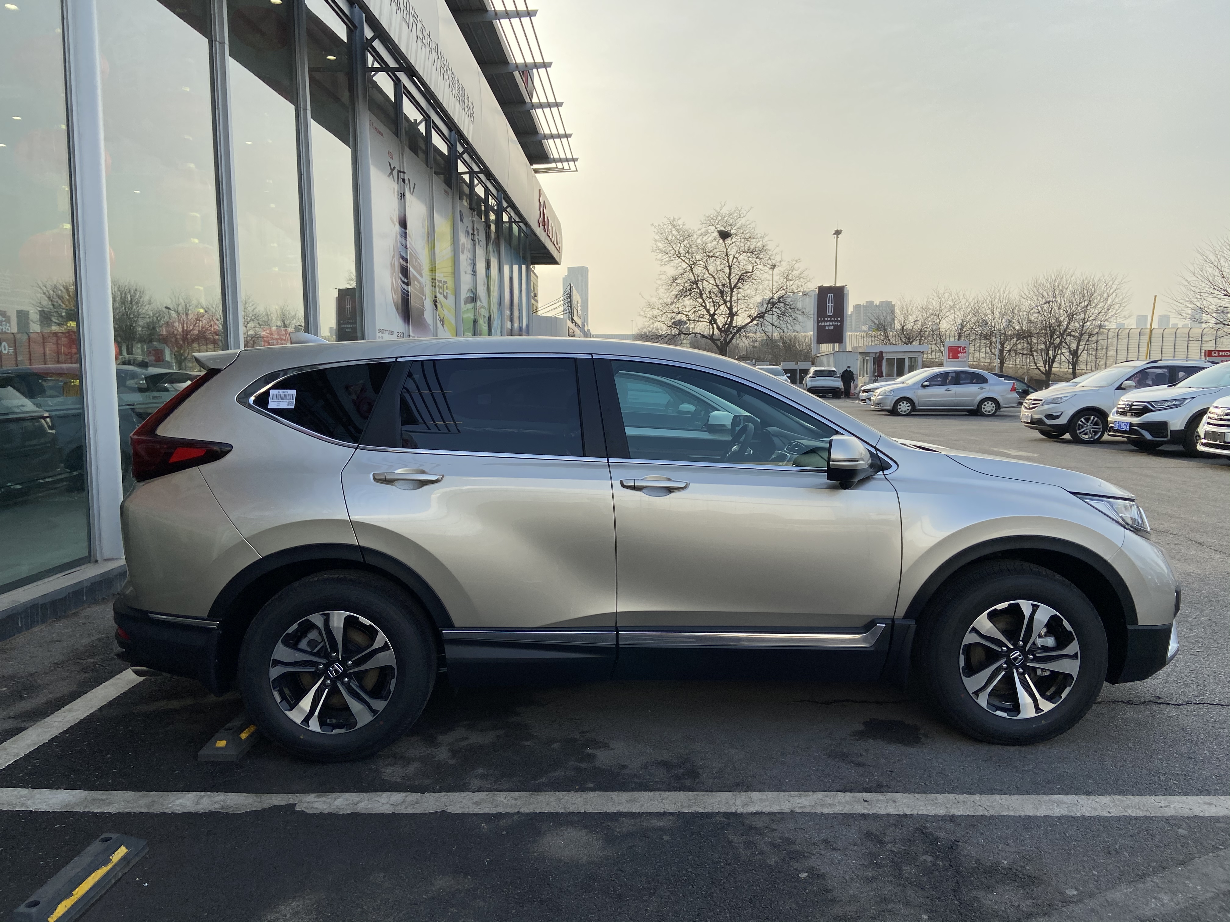 本田cr-v2021款1.5t风尚版无钥匙进入,本田cr-v空间对比汉兰达