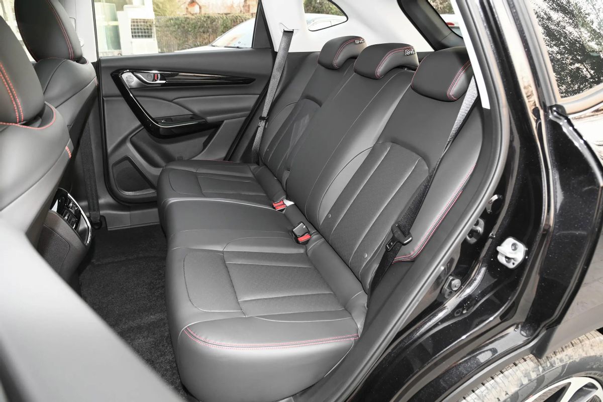 东风风神ax7马赫版值得推荐吗,东风风神ax7马赫版值得入手吗