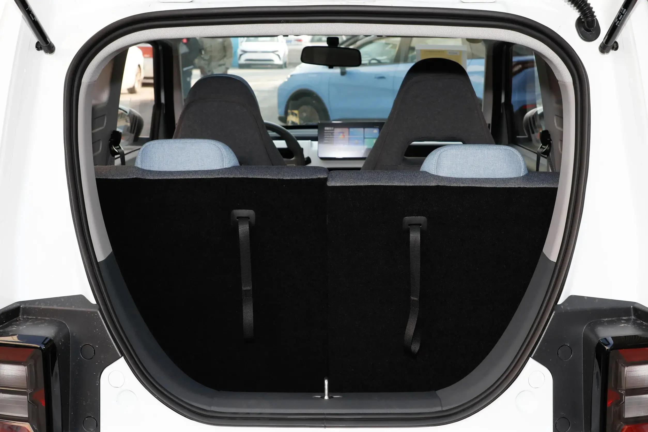 吉利熊猫mini落地价格,吉利熊猫和五菱宏光mini哪个大