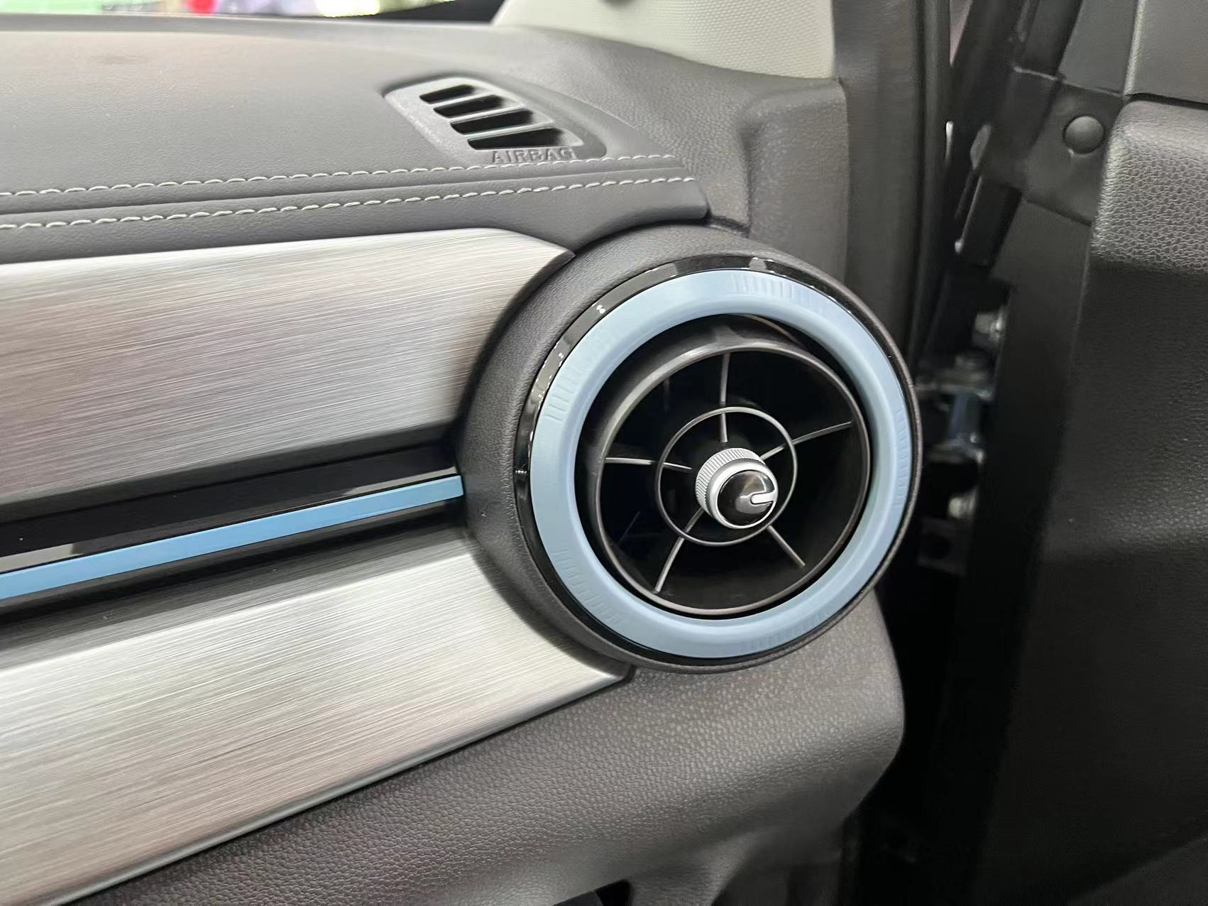 探访奇瑞新能源店小蚂蚁优惠,奇瑞小蚂蚁新车到店