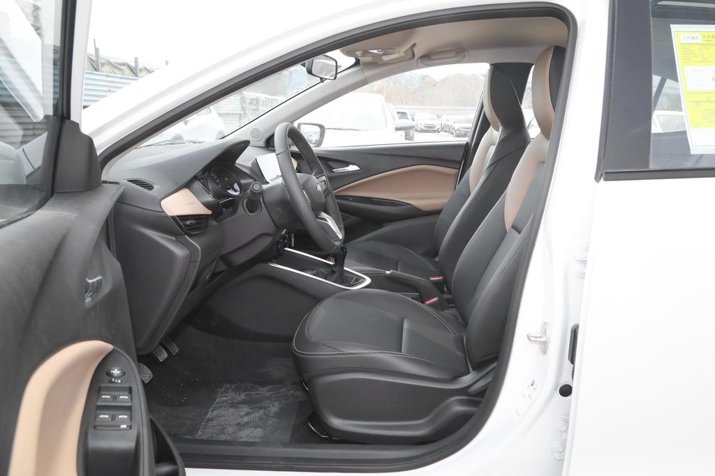 雪佛兰科沃兹开了四年六万公里,雪佛兰科沃兹最新款顶配四缸新车