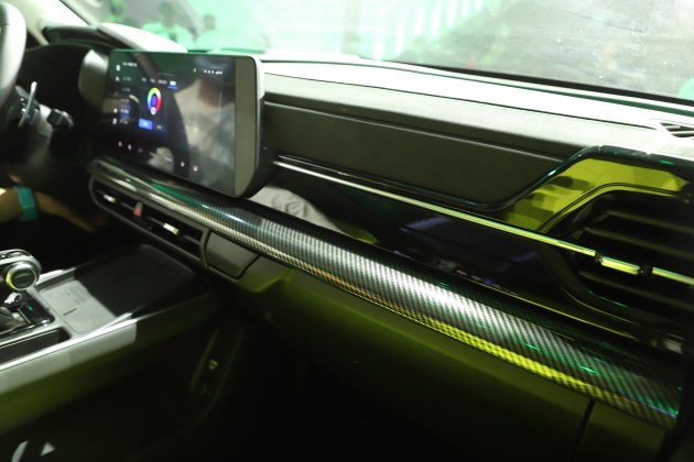 化身移动音乐厅JVC音响加持实拍哈弗酷狗