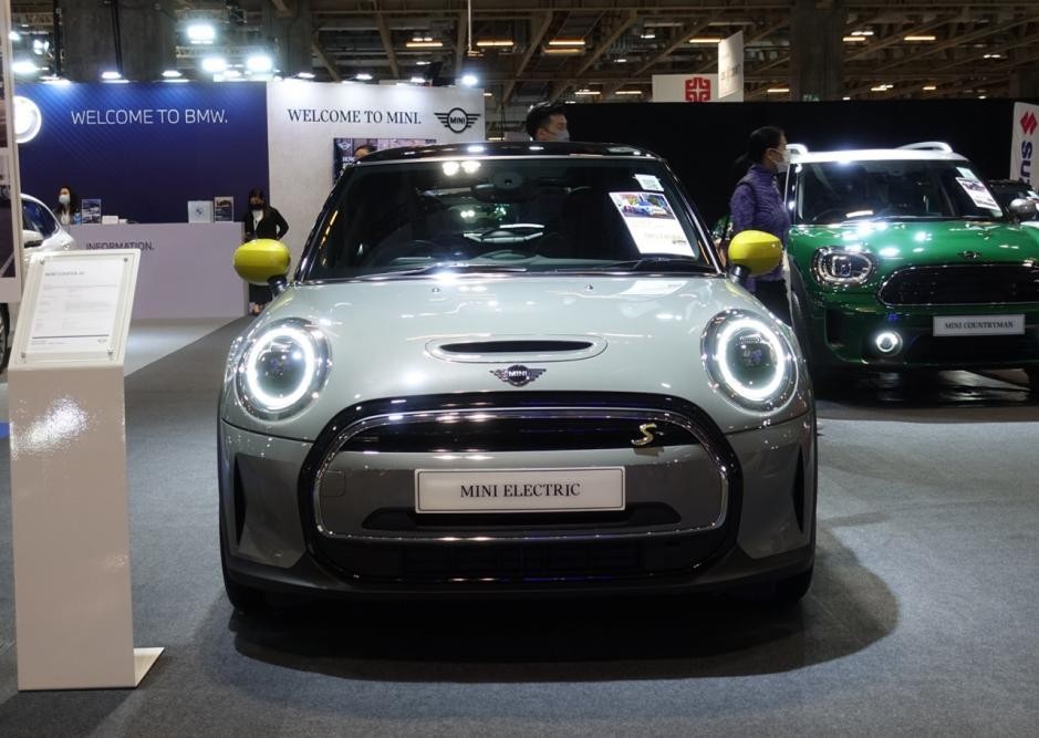 跟特斯拉内饰很像的车,特斯拉新款mini