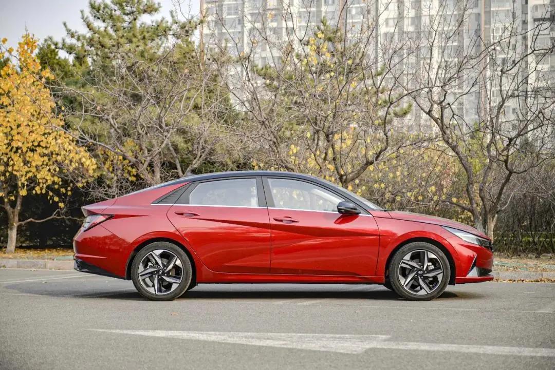 新一代伊兰特哪个配置最有性价比,传统代步新伊兰特试驾感受