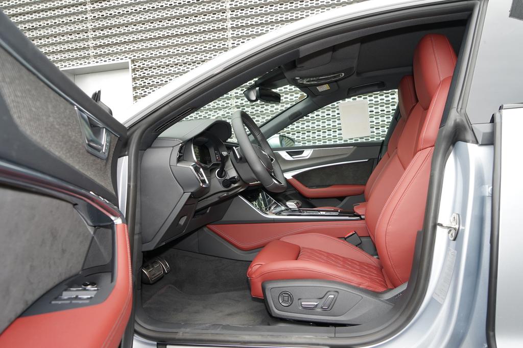 奥迪s7优惠1万元,奥迪s7现车到店