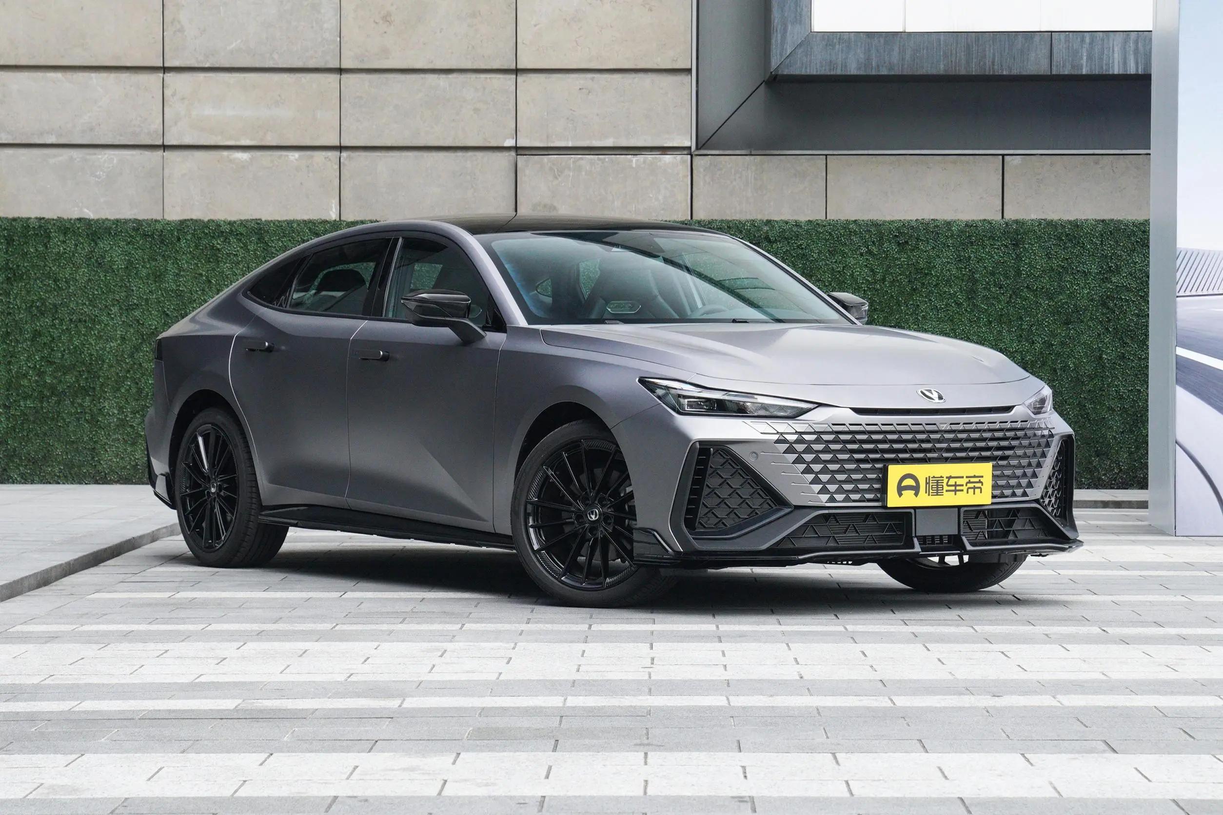 uni-v运动版车型什么样的,23款uni-v运动版试驾