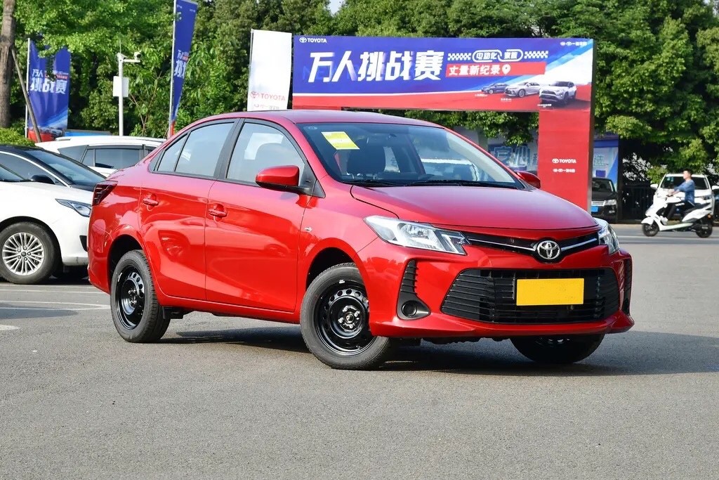 省油又便宜的七座合资车,省油省心价格7-8万的车