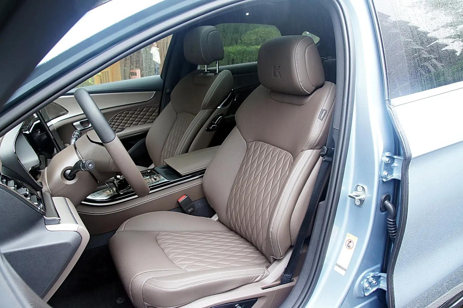 颜值能打操控出色比亚迪汉ev,新一代比亚迪汉ev冠军版