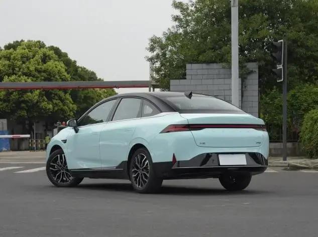 适合女生开的新能源微型车,适合女生开的新能源车微型车