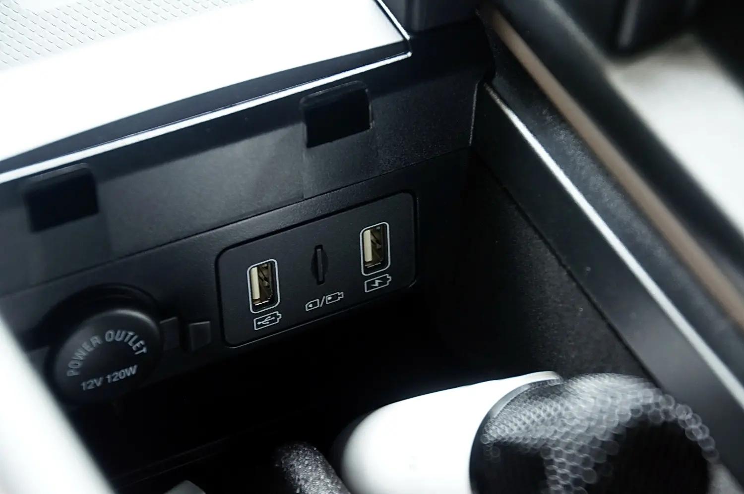 颜值能打操控出色比亚迪汉ev,新一代比亚迪汉ev冠军版