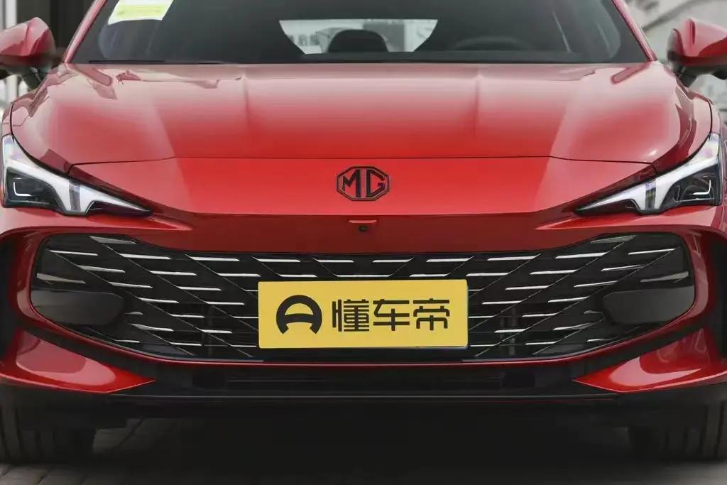 2.0t+9at动力组合名爵mg7到店实拍,名爵mg72023款1.5tdct至美优雅版