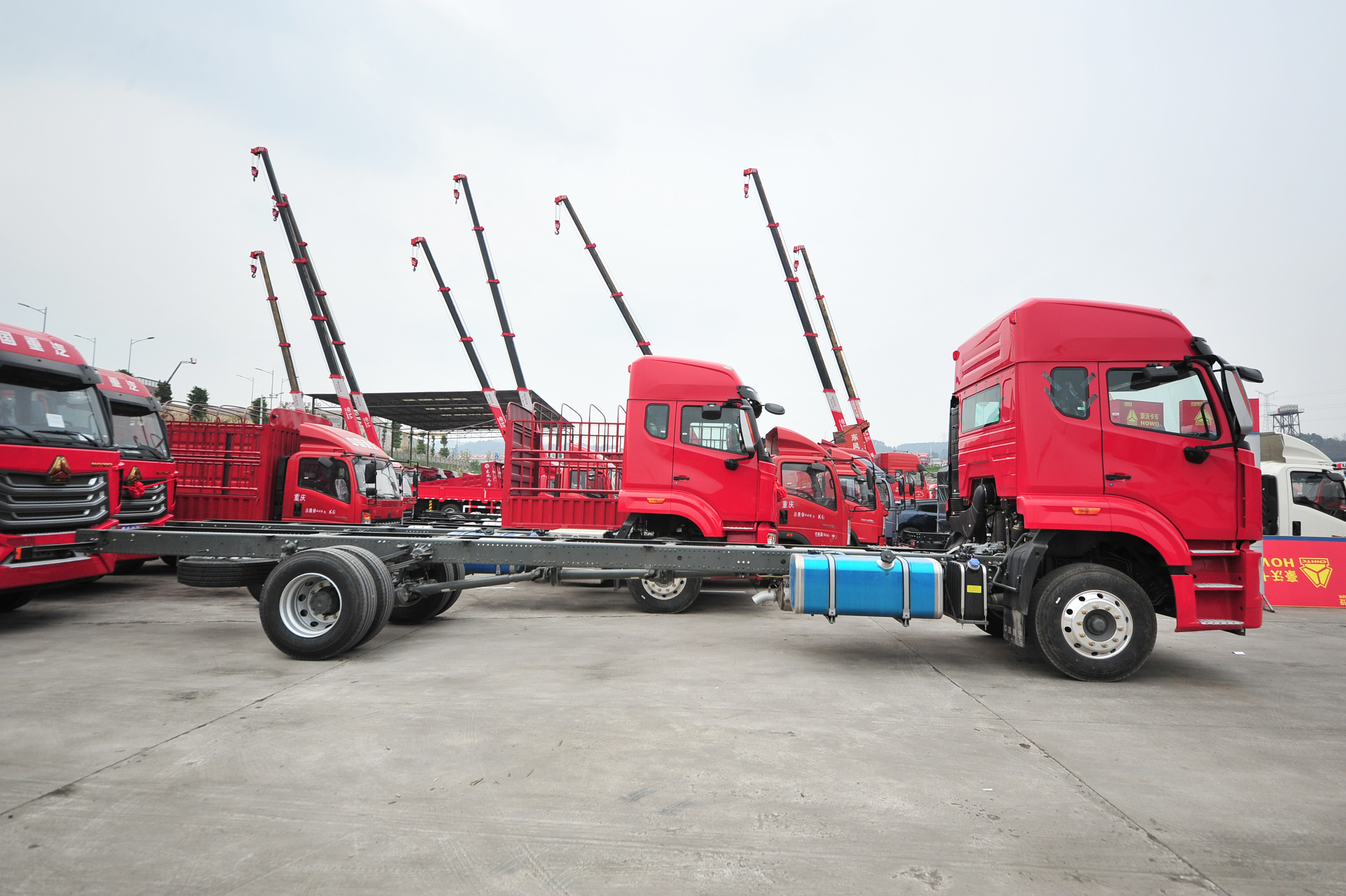 豪沃6.8米4缸220马力车型试驾视频,豪沃156马力多大