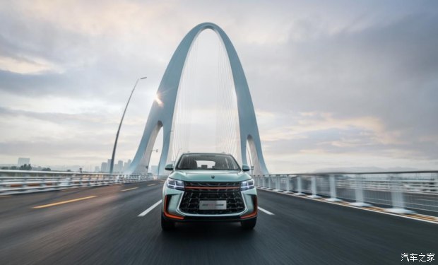 东风风行t5马赫版七座对比风神ax7,风行t5马赫版七座座套