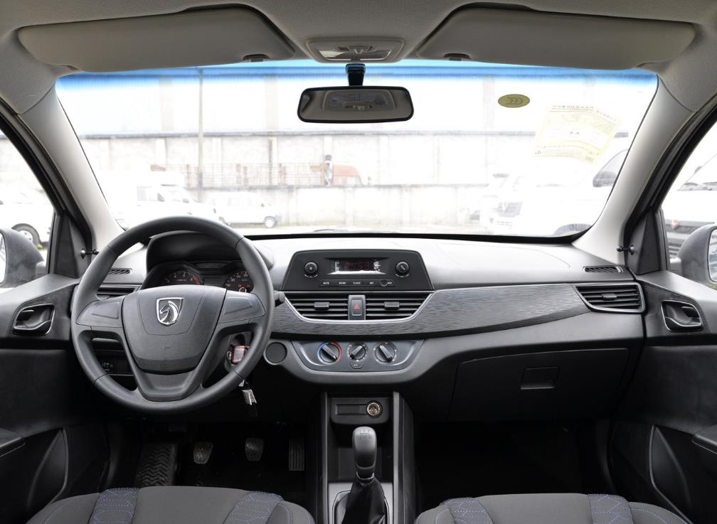 想花十几万买车买什么最好,想买舒适省油的轿车绕不开这三款