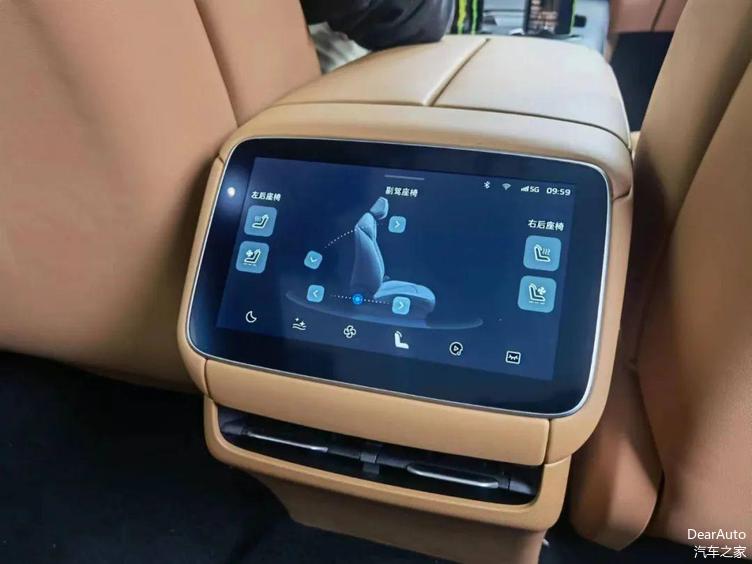 飞凡F7巴赫舒适座舱,飞凡f7巴赫座舱真皮座椅