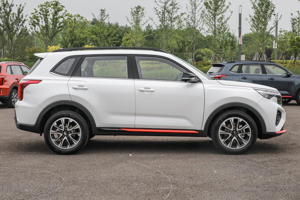 起亚智跑老款和新款该怎么选,2022款全新起亚智跑价位