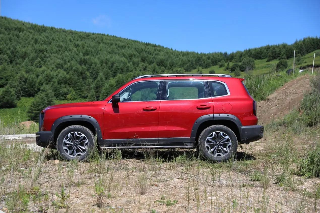 哈弗大狗追猎版野性设计十足耐看,尽情释放野性试驾哈弗大狗追猎版