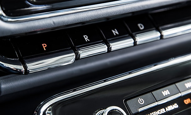 林肯领航员老款升级新款内饰,林肯领航员极致灰