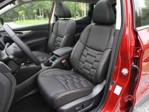 怎么判断汽车底漆露出来,汽车有个小点露了底漆会生锈吗