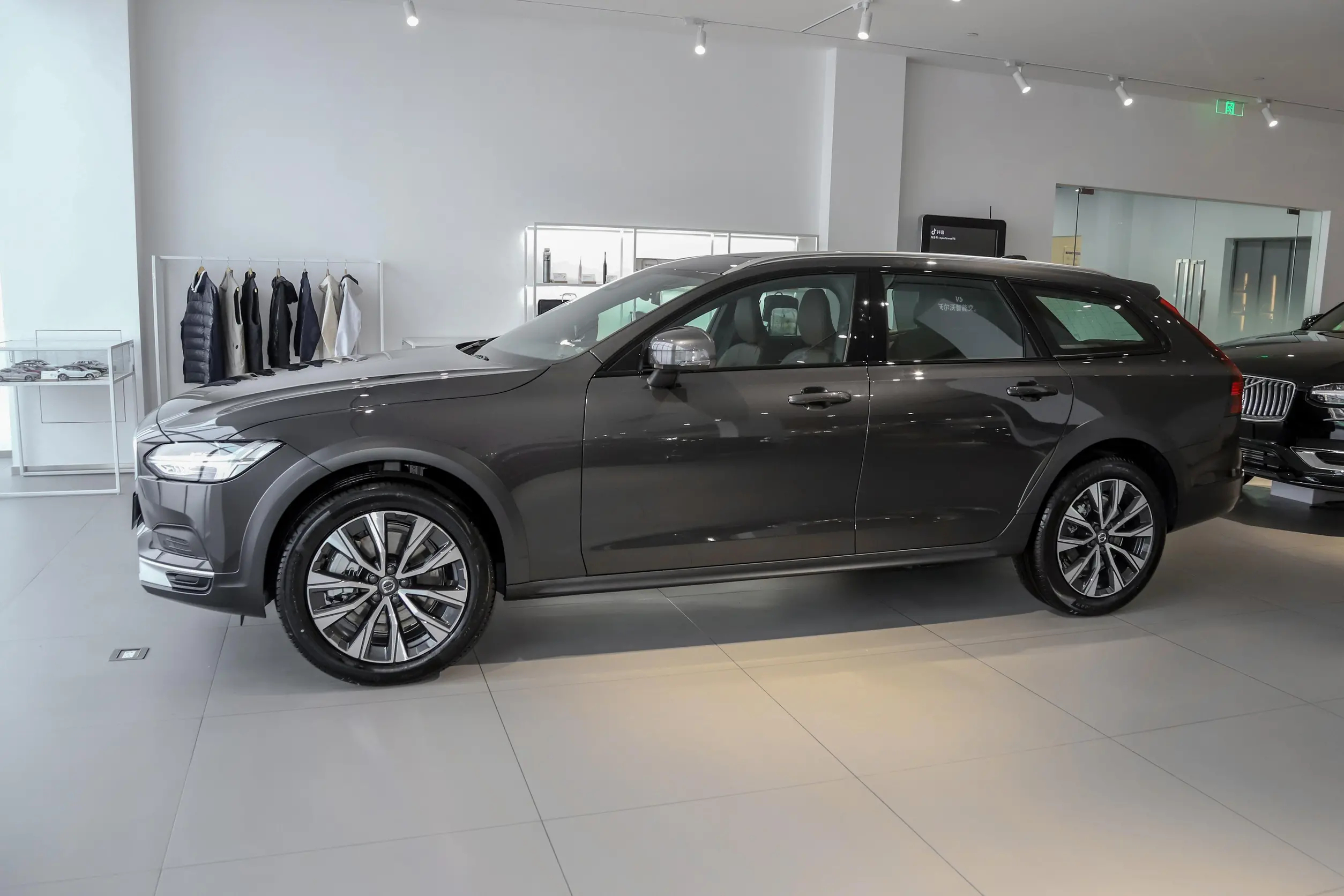 搭载48v轻混动系统,搭载48v轻混的车能省多少油