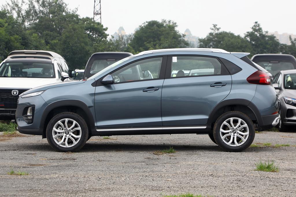 奇瑞瑞虎3x和长安欧尚科赛5哪个好,奇瑞瑞虎3x1.5手动豪华版价格