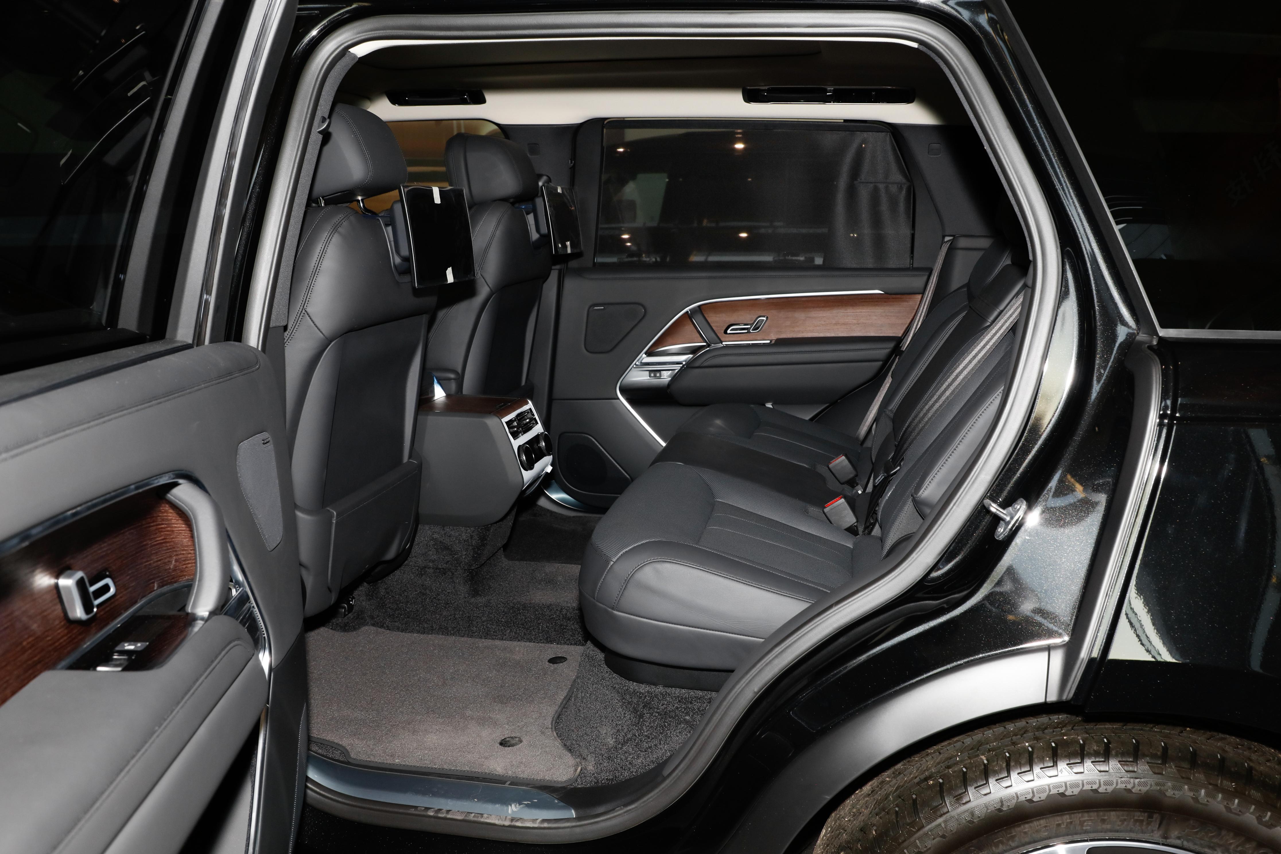 路虎揽胜车长5.4米是哪一款,新款路虎揽胜直列六缸